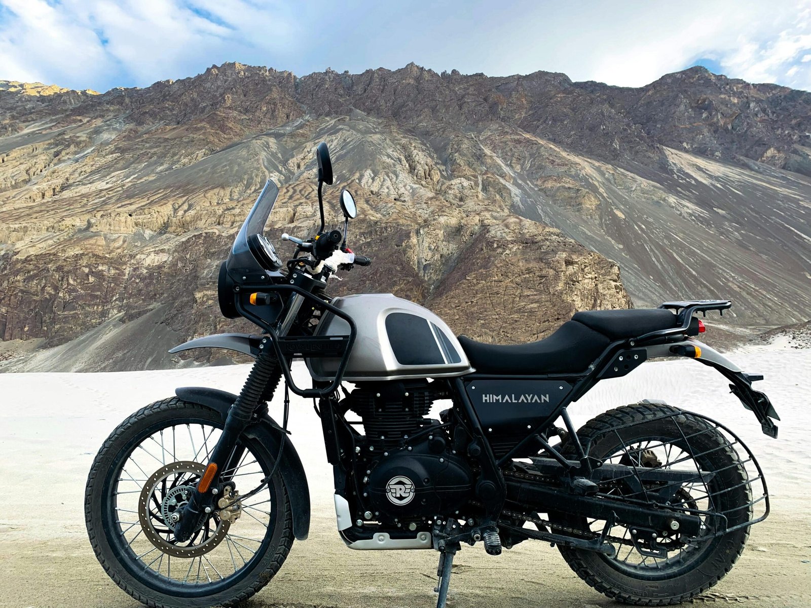 motohire | Ultimate Rider’s Guide to the Royal Enfield Himalayan 411